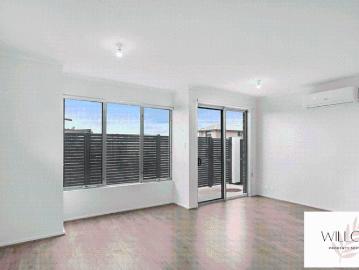 Modern 3 Bedroom Home with Convenience and Style!
