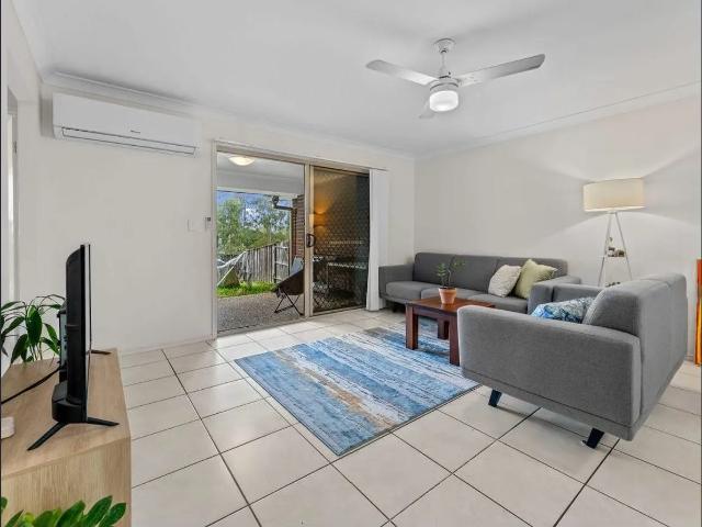 Modern 3 Bedroom Home with Covered Pergola & Courtyard in Wulkuraka