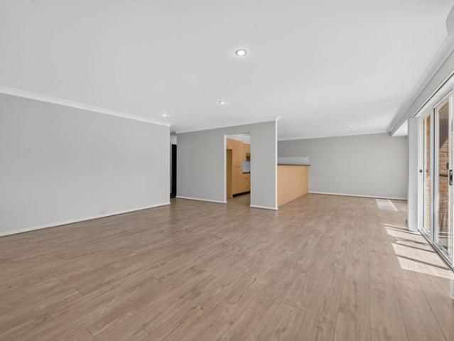 Modern 3 Bedroom Home with Double Garage & Courtyard