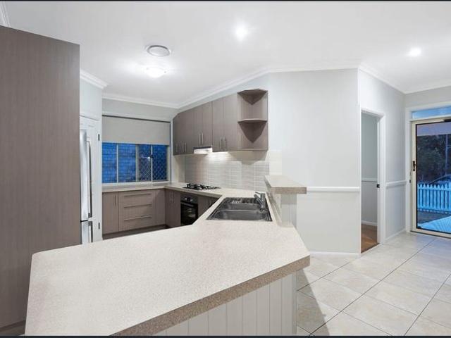 MODERN 3 BEDROOM HOME WITH DUCTED AIRCON & SOLAR