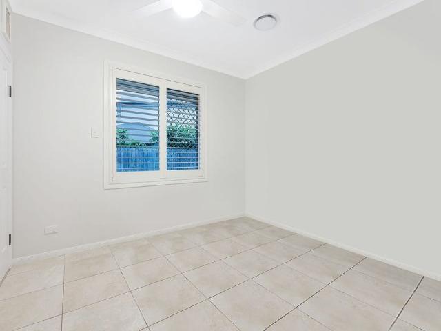 MODERN 3 BEDROOM HOME WITH DUCTED AIRCON & SOLAR