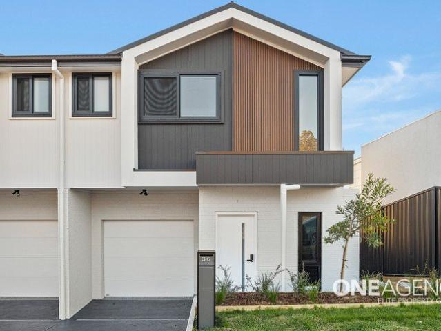 MODERN 3 BEDROOM HOME WITH ESCARPMENT VIEWS & PREMIUM FINISHES