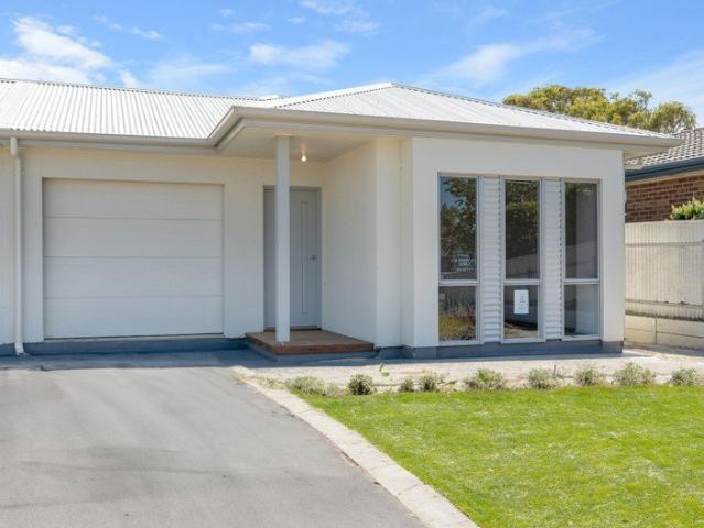 MODERN 3 BEDROOM HOME WITH MASTER ENSUITE
