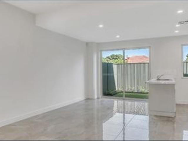 Modern 3 Bedroom Home with Private Courtyard
