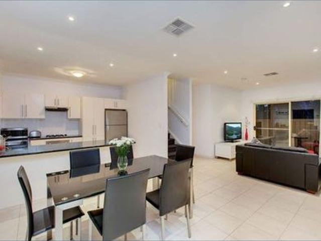 Modern 3 Bedroom Home with Spacious Open Plan Living in Mitchell Park