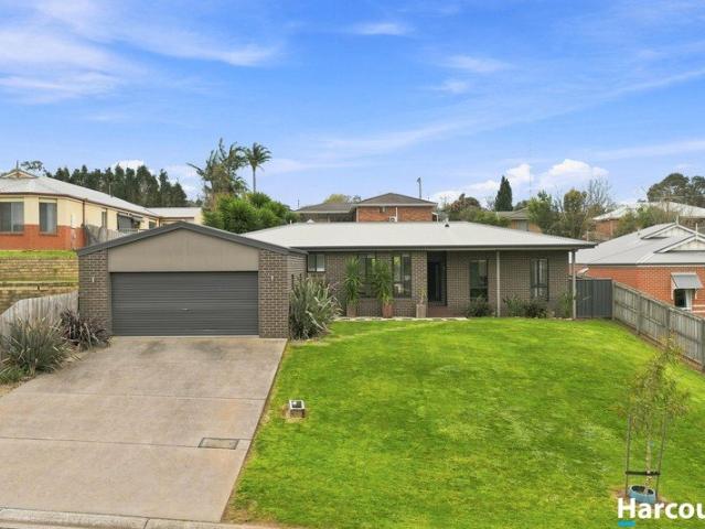 Modern 3 Bedroom Home with Spacious Outdoor Living