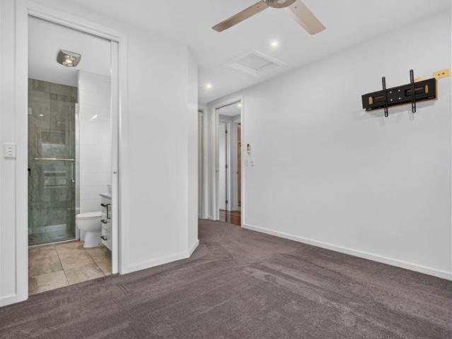 Modern 3 Bedroom Home with Study Nook in Altona North