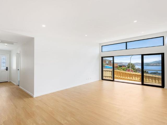Modern 3 Bedroom in Midway Point Available Now
