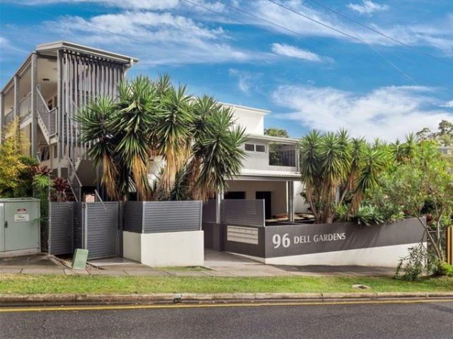 Modern 3 Bedroom in the Heart of St Lucia for $890.00 per week