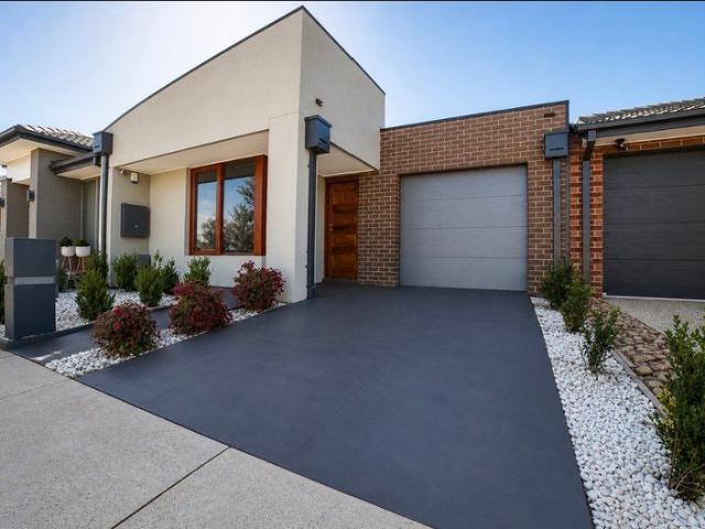 Modern 3 Bedroom Living in the Heart of Rockbank