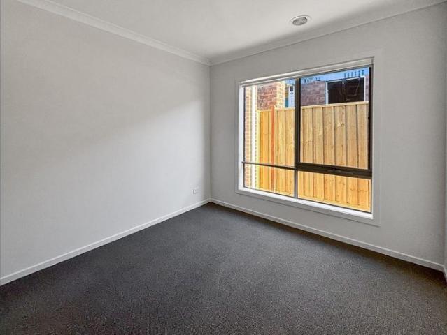 Modern 3 Bedroom Living in Convenient Armstrong Creek