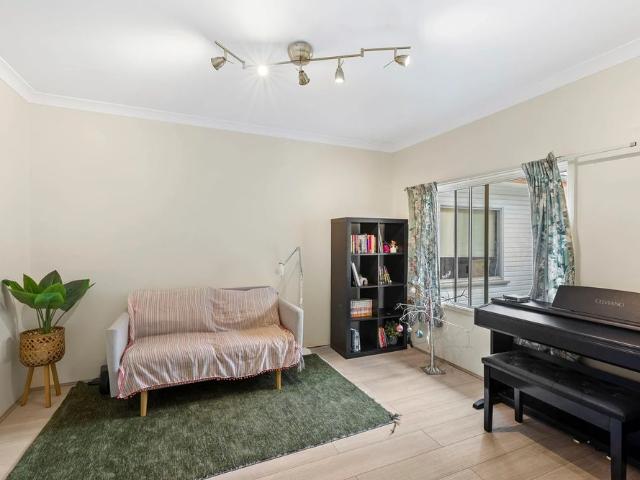 Modern 3 Bedroom Low Maintenance Family Home In Prime Location