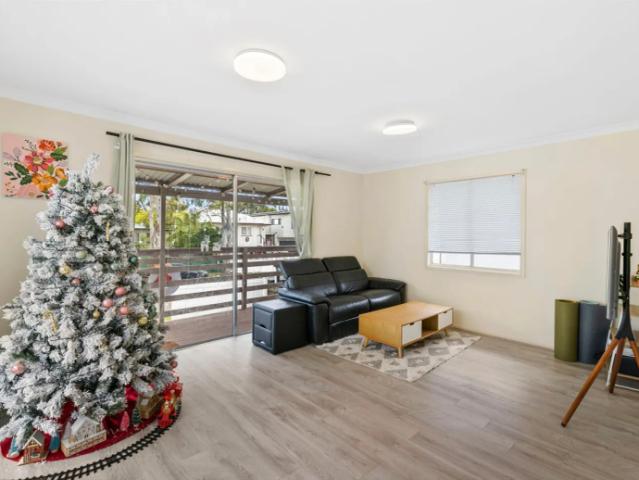 Modern 3 Bedroom Low Maintenance Family Home In Prime Location