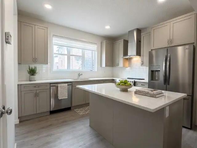 Modern 3 Bedroom + Soundproofed Office | AC | Double Garage in Springbank Hill