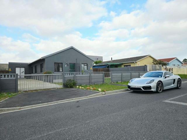 Modern 3 bedroom spacious house for rent
