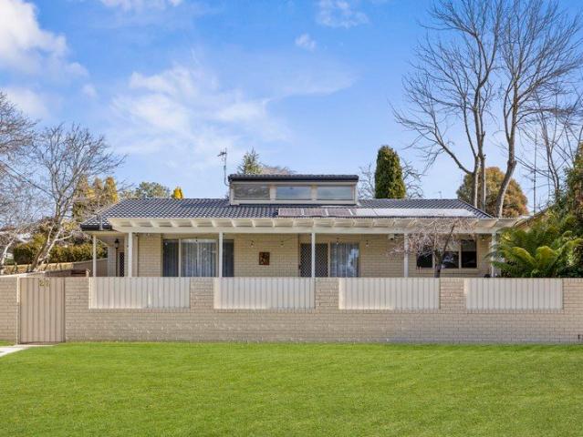 Modern 3 Bedroom split level Family home