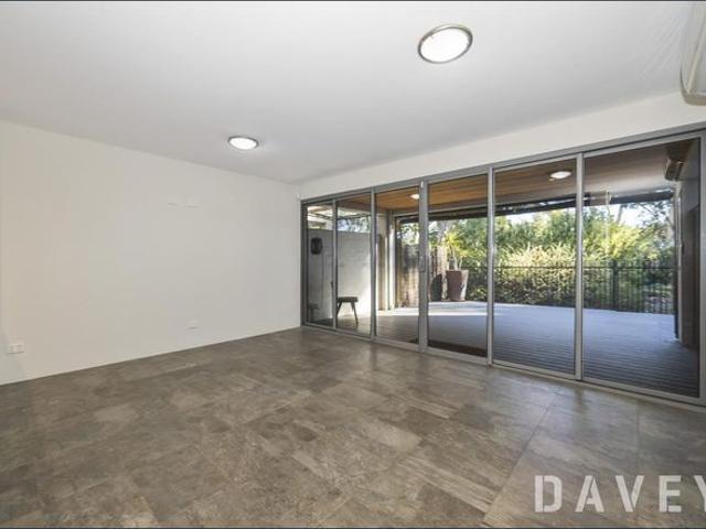 MODERN 3 BEDROOM TWO STOREY TOWNHOUSE CAN'T BEAT IT!