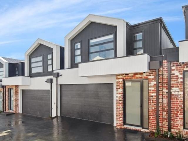 Modern 3 Bedroom Townhome in heart of Kilmore