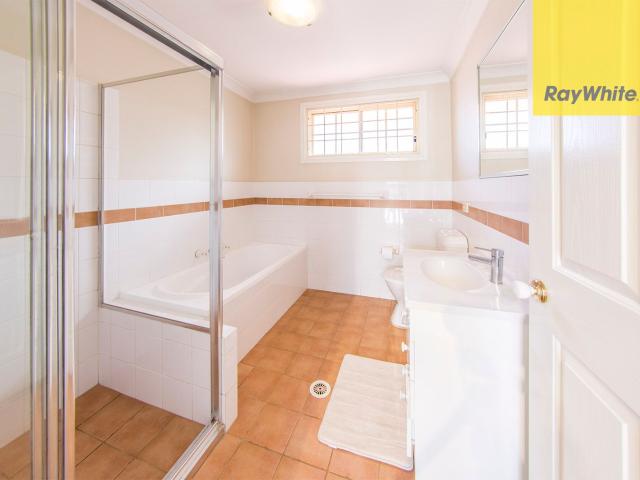 MODERN 3 BEDROOM TOWNHOUSE