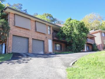 MODERN 3 BEDROOM TOWNHOUSE
