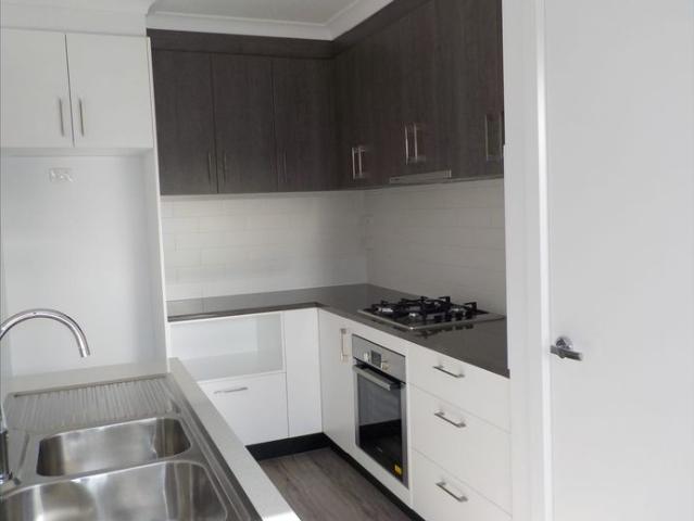 MODERN 3 BEDROOM TOWNHOUSE