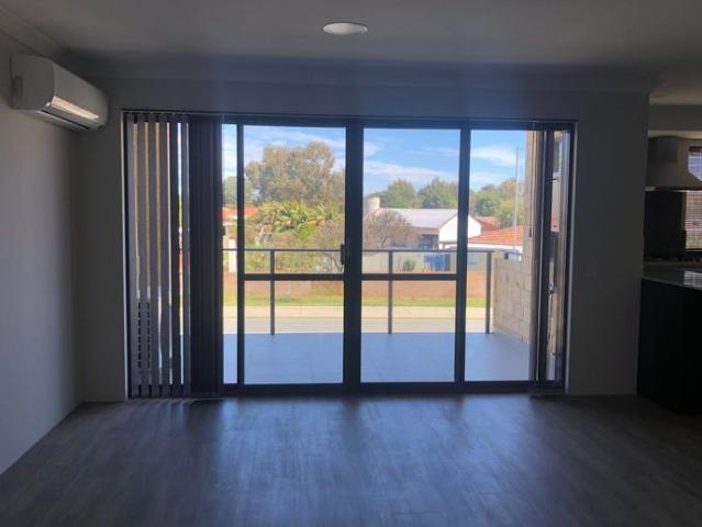 Modern 3 Bedroom Townhouse with Mezzanine & Balcony