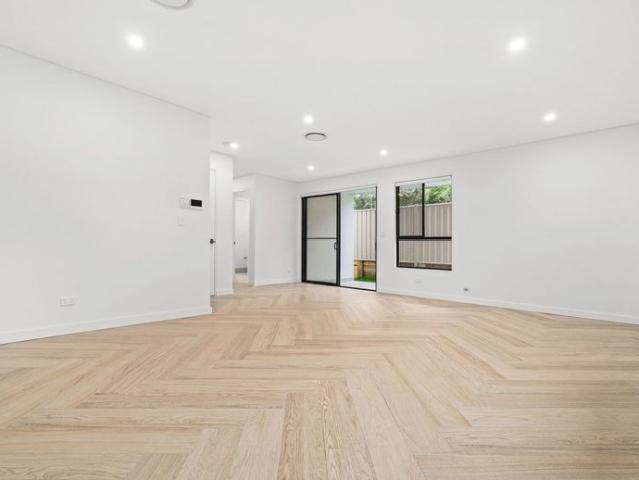 Modern 3 Bedroom Townhouse with All the Mod Cons