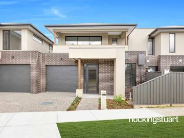 Modern 3 Bedroom Townhouse with Balcony | No Body Corporate