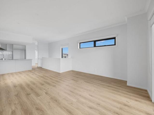 Modern 3 Bedroom Townhouse with Park Views