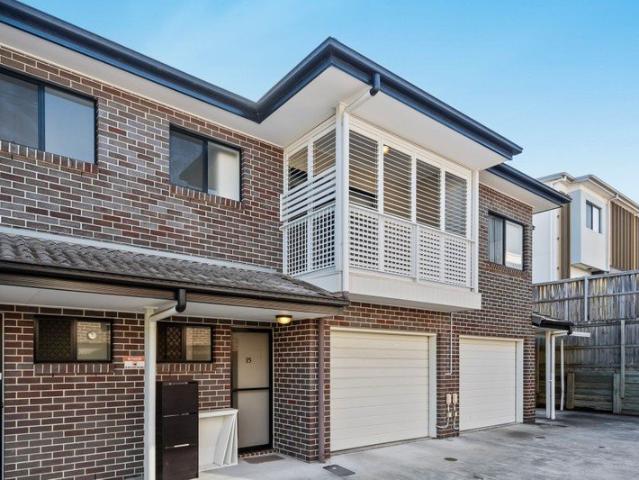 Modern 3 Bedroom Townhouse with Private Courtyard in Eight Mile Plains