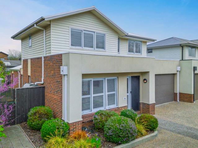 MODERN 3 BEDROOM TOWNHOUSE WITH PRIVATE REAR GARDEN IN CENTRAL GISBORNE