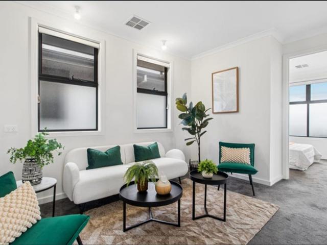 Modern 3 Bedroom Townhouse with Study in Prime Eastern Suburbs