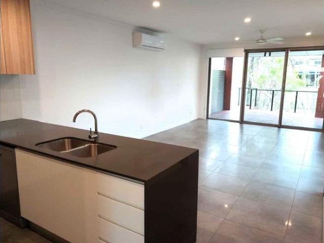 Modern 3 Bedroom Townhouse with Second Living Area in the Heart of Robina