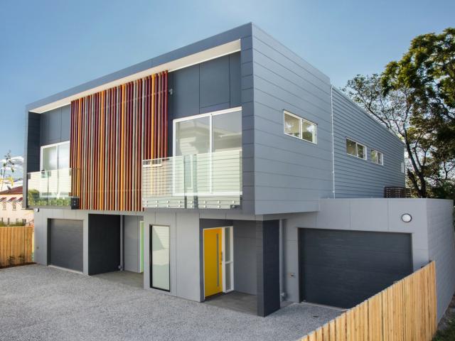 MODERN, 3 BEDROOM TOWNHOUSE WITH SOLAR!
