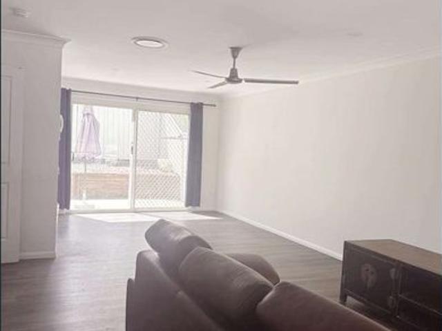 Modern 3 Bedroom Townhouse | Ducted Cooling | Pet Friendly Upon Approval