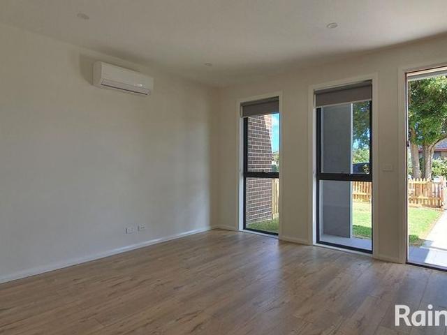 Modern 3 bedroom townhouse for rent!