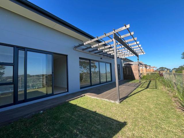 Modern 3 bedroom Townhouse For Rent, New Development In Salt Rock