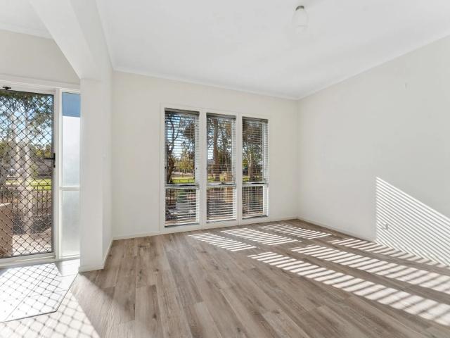 Modern 3 bedroom Townhouse. Immaculate Condition. Great Location