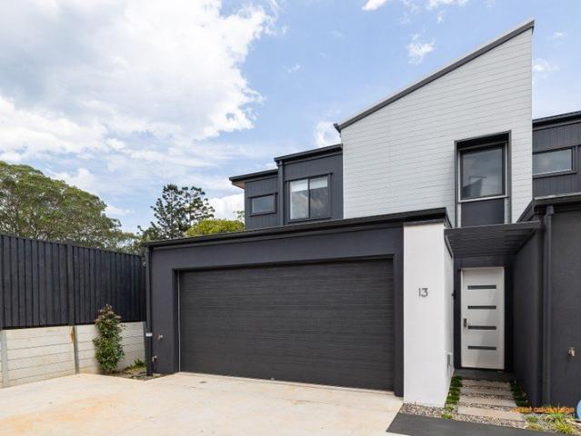 Modern 3 Bedroom Townhouse in the Heart of Manly West