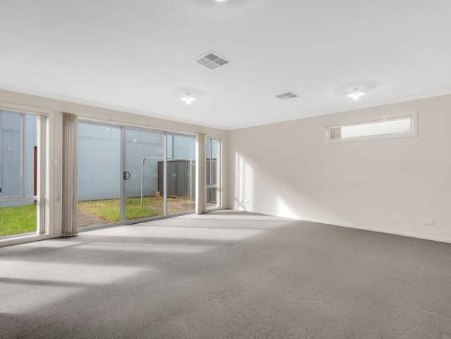 Modern 3 Bedroom Townhouse in a Convenient Andrews Farm Location