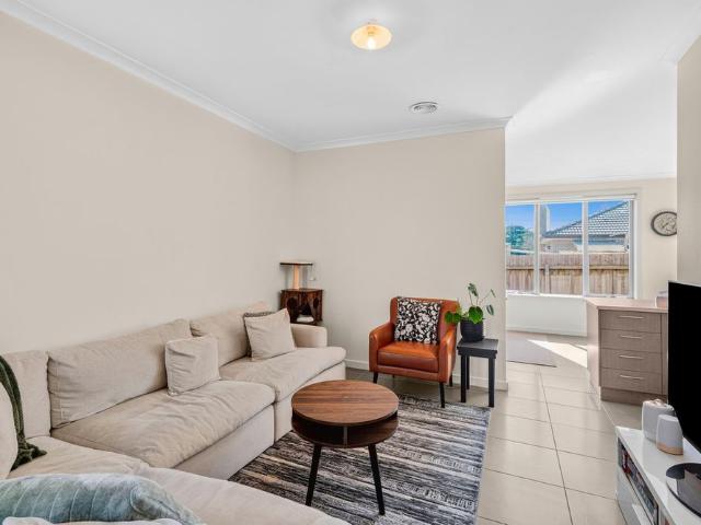 Modern 3 Bedroom Townhouse in a Convenient Location