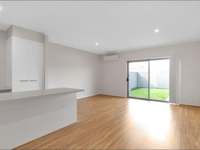 Modern 3 Bedroom Townhouse in a Convenient Mount Barker Location
