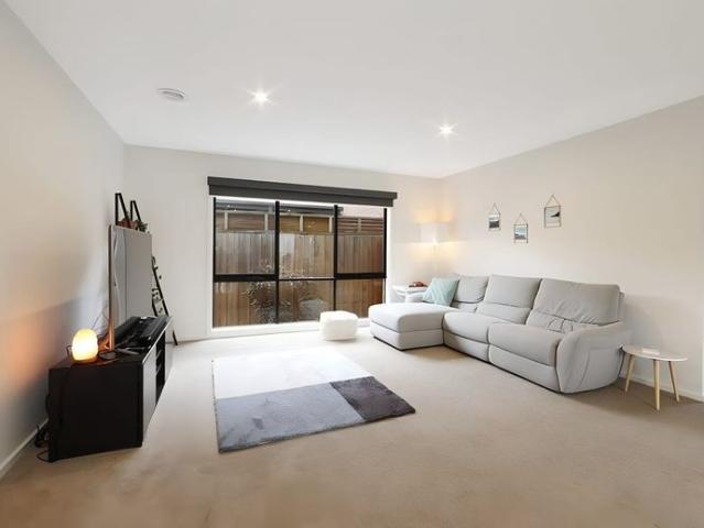 Modern 3 bedroom townhouse in a prime Boronia location