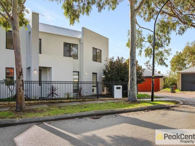 Modern 3 Bedroom Townhouse in Convenient Wellard Location