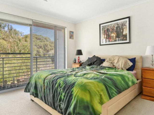 MODERN 3 BEDROOM TOWNHOUSE IN ERSKINE