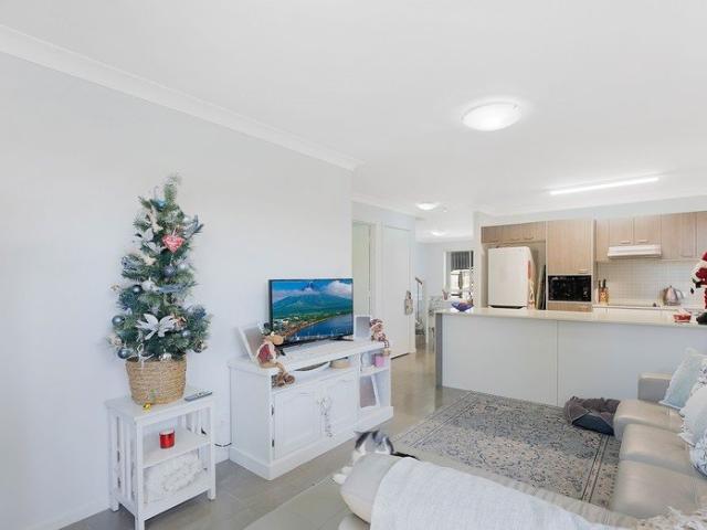 Modern 3 Bedroom Townhouse in Growing Dakabin!