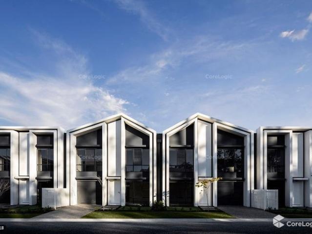 Modern 3 Bedroom Townhouse in Pimpama