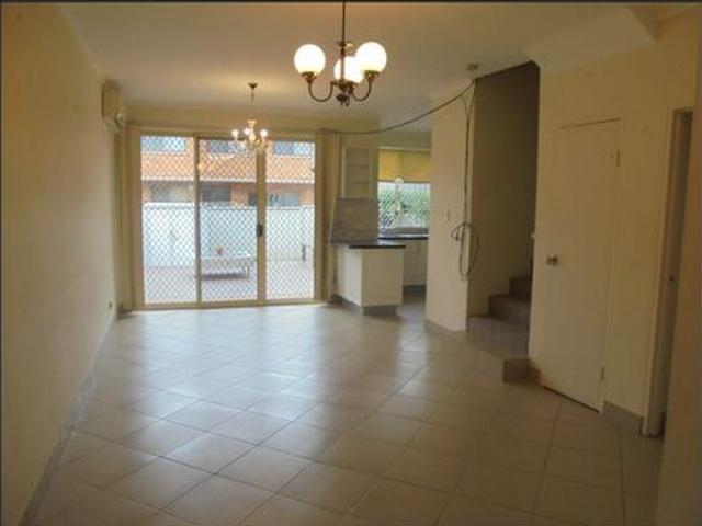 Modern 3 Bedroom Townhouse in Prime Blacktown Location