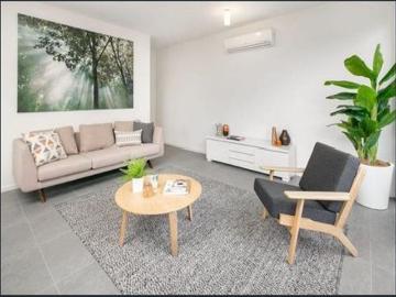 Modern 3 Bedroom Townhouse in Prime Lakeside Estate