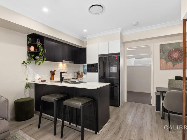 modern 3 bedroom townhouse in prime location
